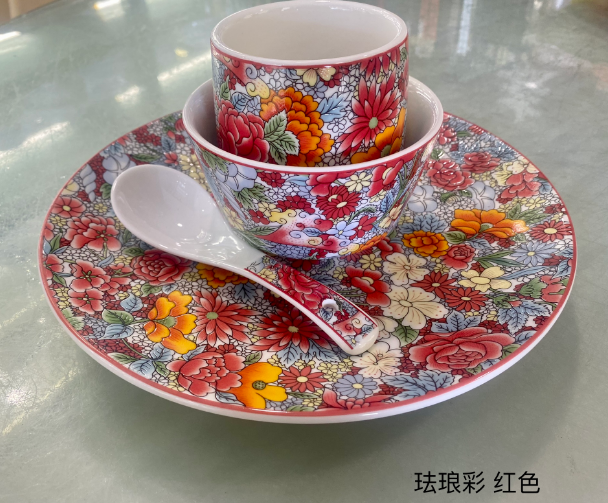 珐琅彩红色
